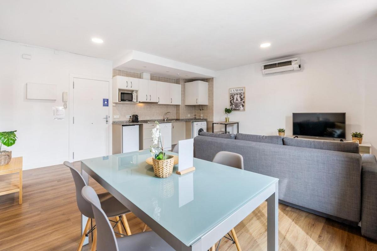 Lodging Apartments Liceu G1 바르셀로나 외부 사진