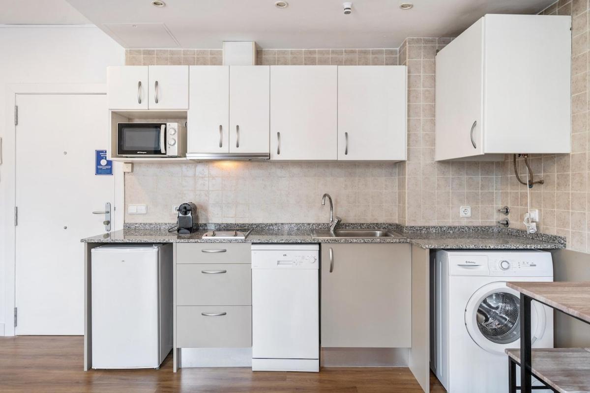 Lodging Apartments Liceu G1 바르셀로나 외부 사진