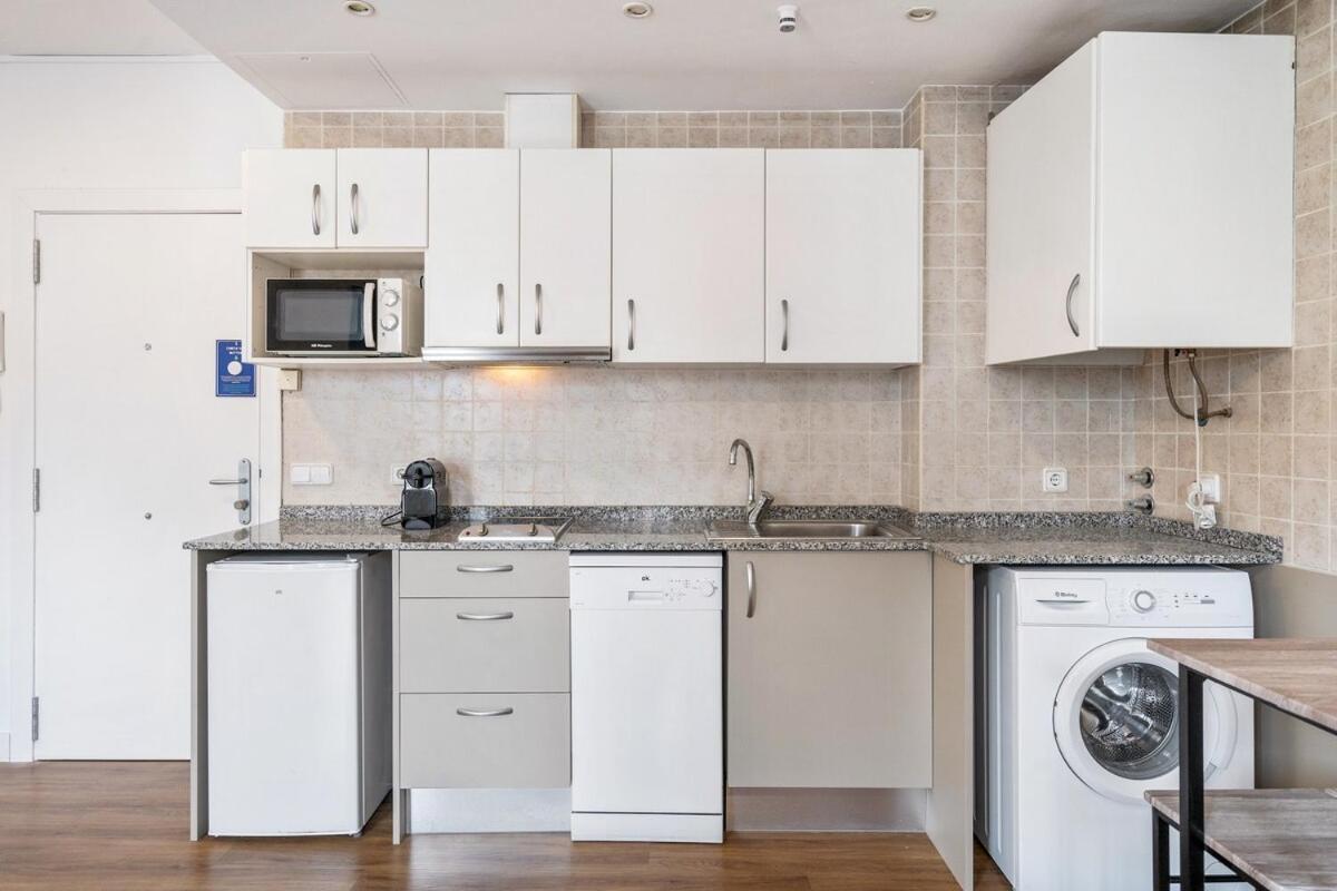 Lodging Apartments Liceu G1 바르셀로나 외부 사진
