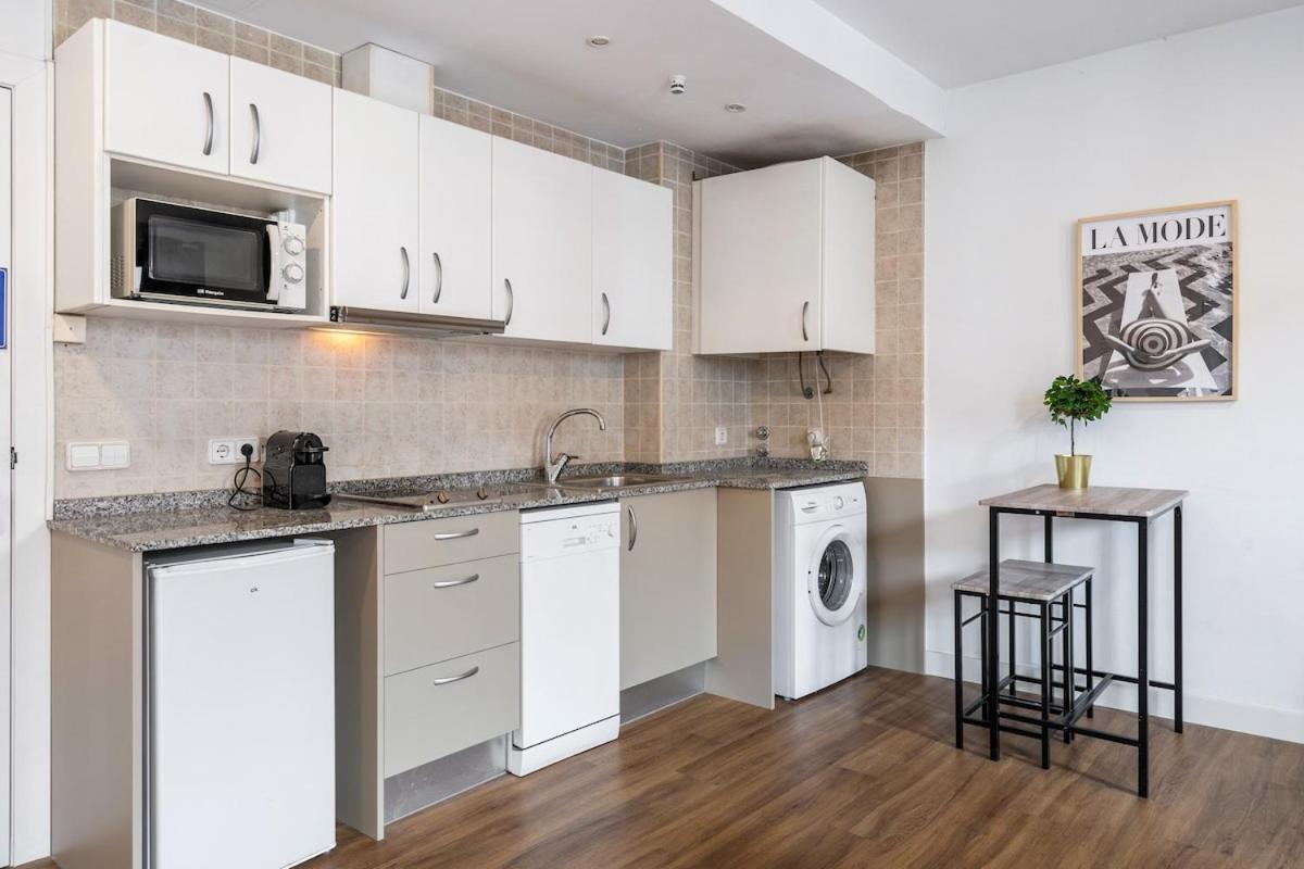 Lodging Apartments Liceu G1 바르셀로나 외부 사진