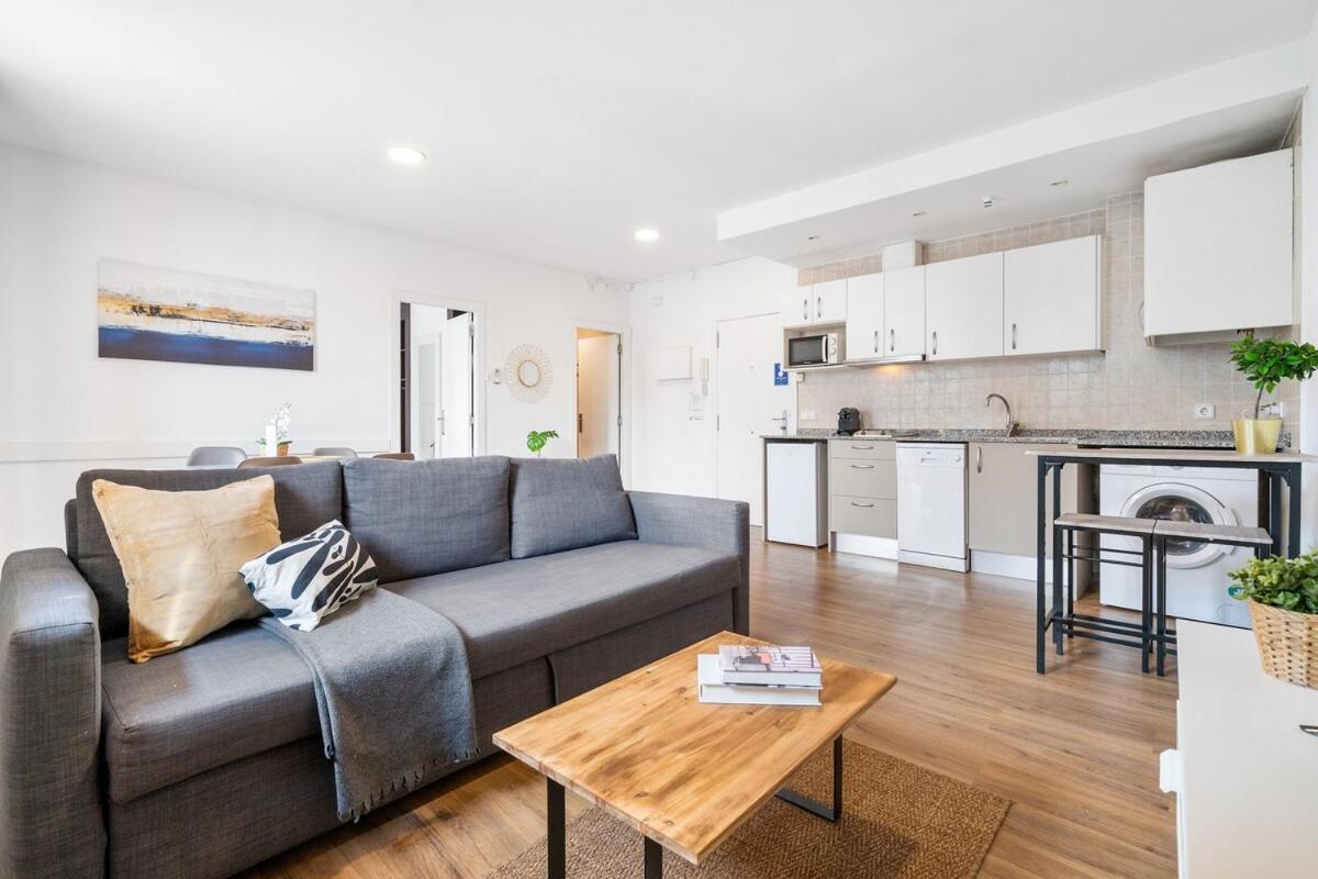 Lodging Apartments Liceu G1 바르셀로나 외부 사진